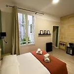 Madame Hotel 3*