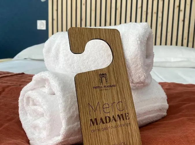 Отель Madame 3*