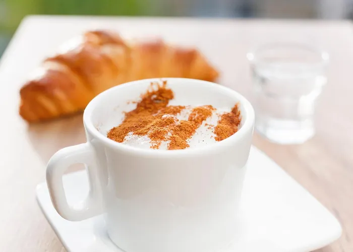 Отель Madame 3*